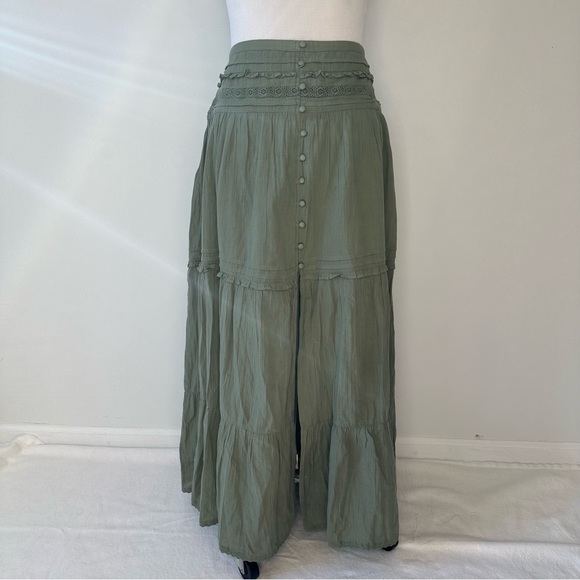 aerie Dresses & Skirts - Aerie NWT Green Cotton Gauzy Tiered Skirt Smocked Waist Long Front Slit, size L